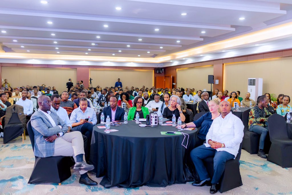 Afri_GlobalP's tweet photo. The Ambassador of Brazil in Rwanda . Her excellency Irene Vida Gala @IVG2909 on her speech as a guest speaker at #YoungCEO’s & #YoungProfessionals talked about how Brazil hosts the largest and most dynamic startup ecosystem in Latin America. It is one of 25 countries leading the https://t.co/k6zA98W4NN