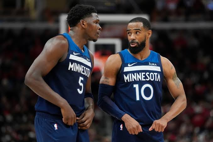 It’s not really how we hoped the story would end,

You we’re supposed to finally raise your arms. You were supposed to call yourself an NBA champion. 

You’ve given this team more than anyone thought was possible.

Thank you Mike. We’ll see you again soon❤️