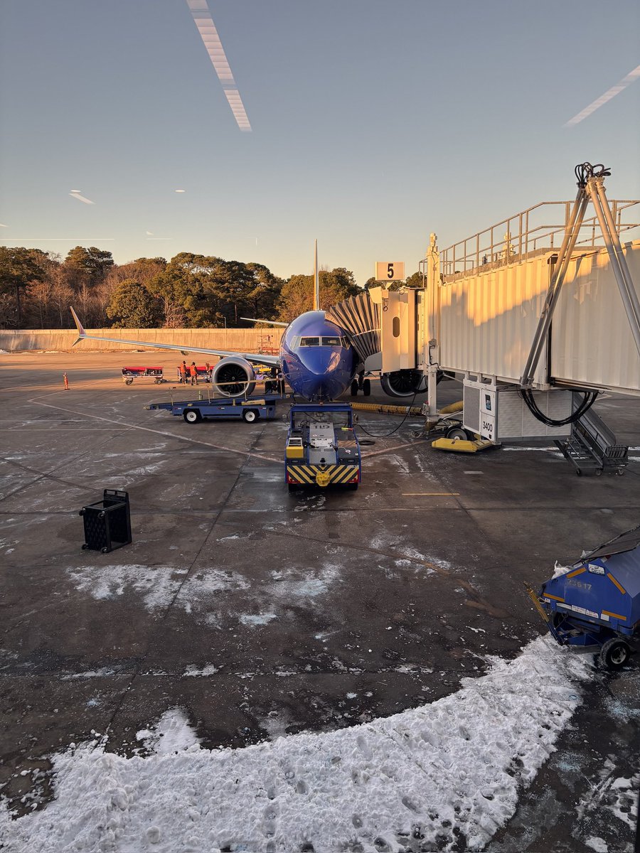 thisishowivegas's tweet image. @FlyORF after the snowpocalypse 2026. The new @SouthwestAir seating was fine, you get what you pay for or you don’t 🤷‍♀️I had no complaints, I made it to my happy place 🎰🥂 #SWApic