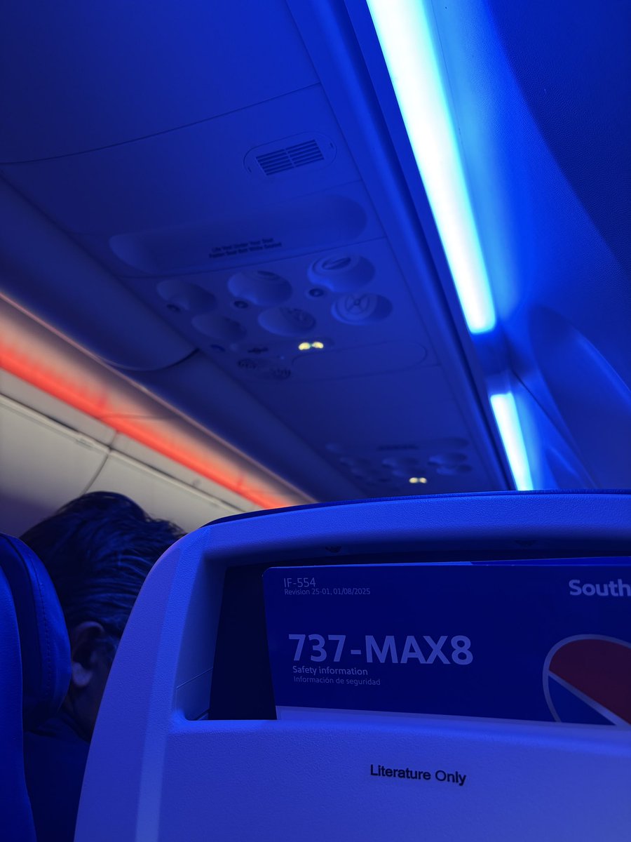 thisishowivegas's tweet image. @FlyORF after the snowpocalypse 2026. The new @SouthwestAir seating was fine, you get what you pay for or you don’t 🤷‍♀️I had no complaints, I made it to my happy place 🎰🥂 #SWApic