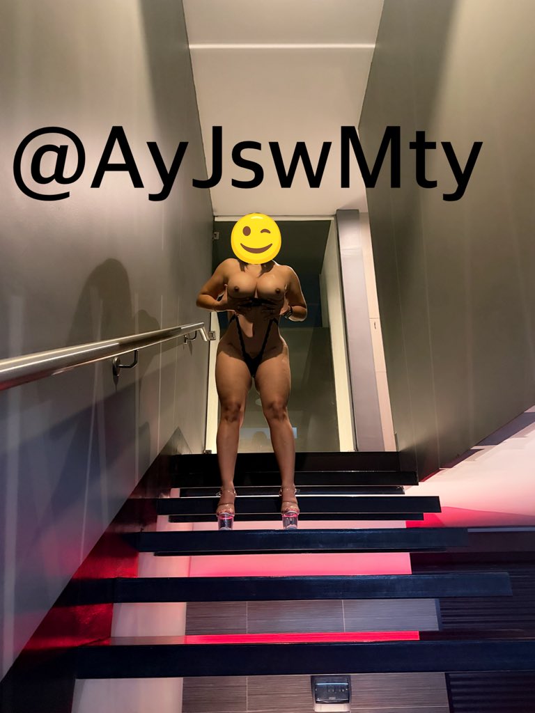 Así me gusta recibir a mis amigos 🔥🔥😈😈 
Si te gustaría ser mi amigo manda  Md🙈
#HotwifeRegia 
#MartesDeTetas