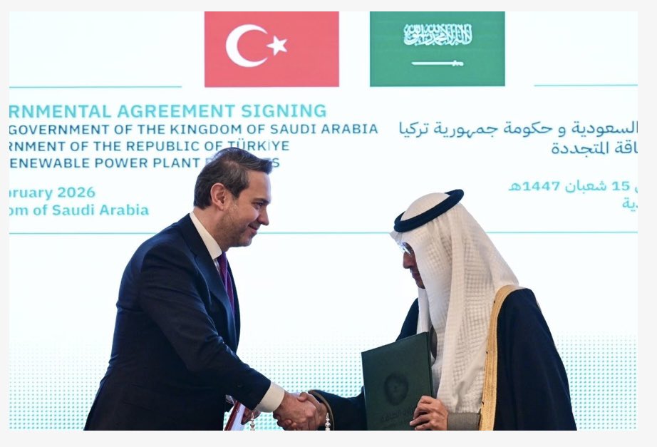 Gizem Akgül tweet media