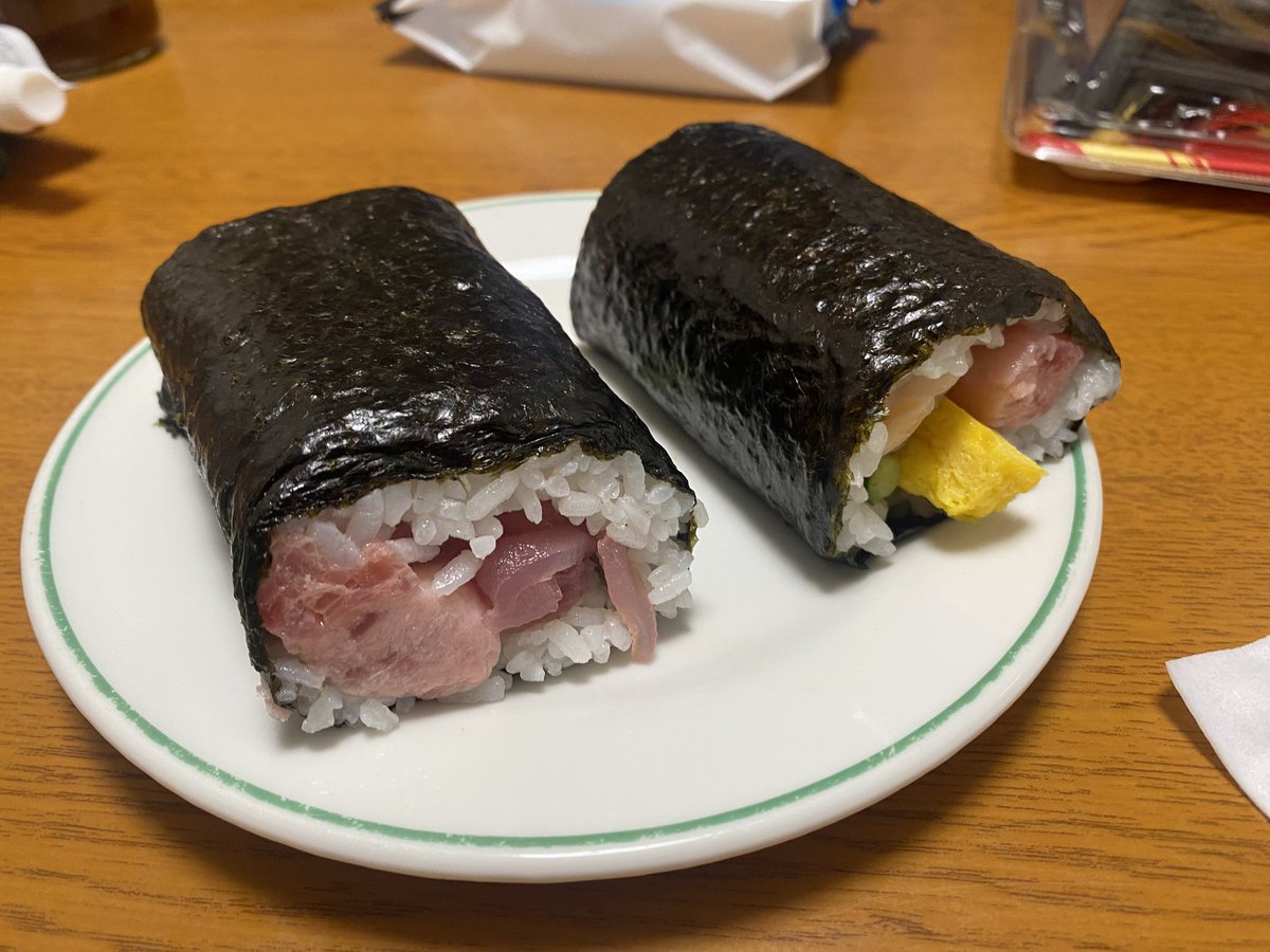 jayonesoul's tweet photo. 昨日の恵方巻き美味しかった😋 https://t.co/ByFq7uQy90