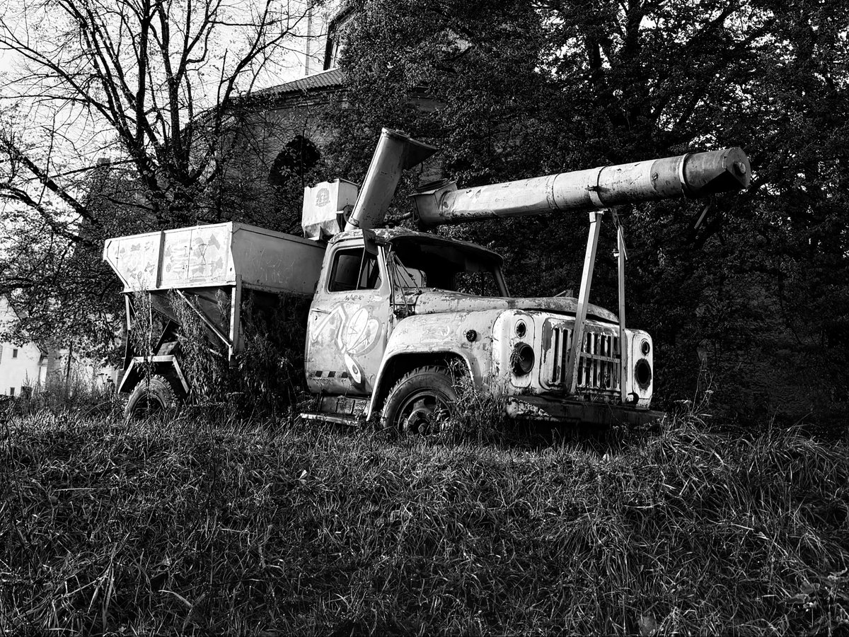 Su73669564's tweet image. Good day Photographers &amp;amp; Friends!  Today let's explore and share our best captures of #Objects made of #Metal. I'm fascinated by old rusty cars and their parts and shooting metal can be challenging. Have a terrific Tuesday! #Photography #Manmade