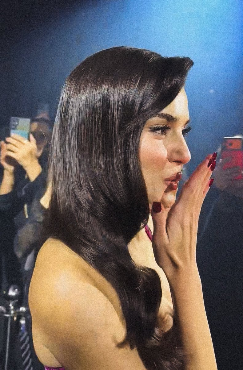 DailyHandeErcel's tweet image. İcon 💖
#HandeErçelXFlormar #HandeErçel