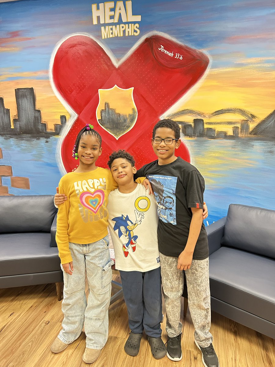 SalArmyMemphis's tweet photo. 🏠 Meet Julian, Khalessia and Don. They call TSA of Memphis’ Purdue Center of Hope: home!
🏫 When you give to us, you help them through programs like Youth Development Services, that provides tutoring to help them in school &amp; games for them to play on snow days like today! ⛄️ https://t.co/o9dJYEF6H6