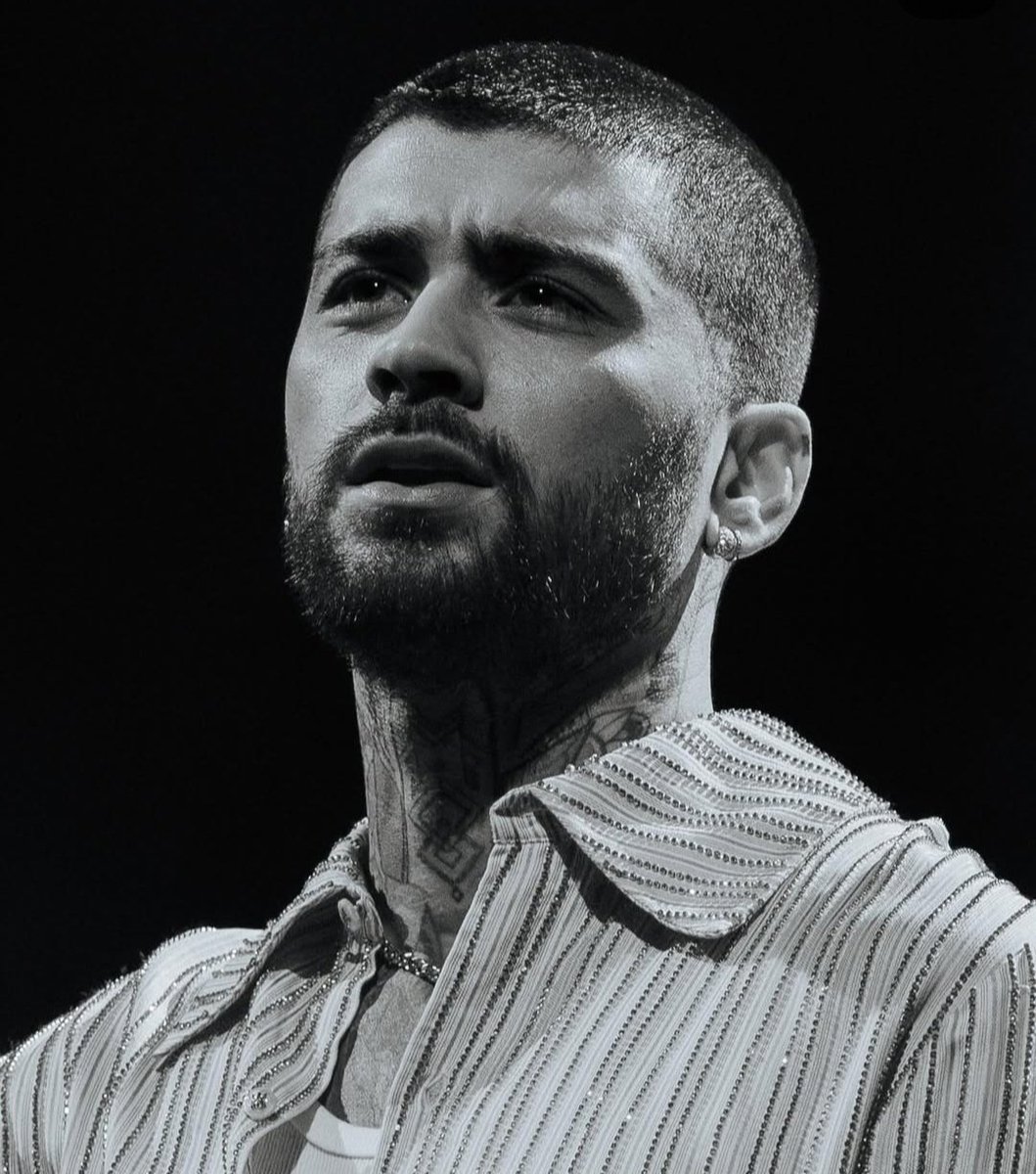 goldenluckylh's tweet photo. Zayn Colombia 🇨🇴 needs you here, since 2014 we don't see your precious face 😭. We need to listen to your glorious vocals to feel like we are in heaven already! Please come back 💔🔙 We are waiting for you with open arms 🇨🇴🫶🏻 🥹@inZAYN @ZaynMCo
@zaynmalik #ColombiaNeedsZayn https://t.co/uSPEaGZsXm