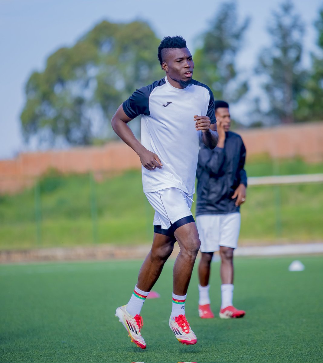 aprfcofficial's tweet photo. Last session done. Focus locked on tomorrow’s battle against Gasogi United. 💪⚽
#APRFC
#TURIINTARE https://t.co/20J84GpLws