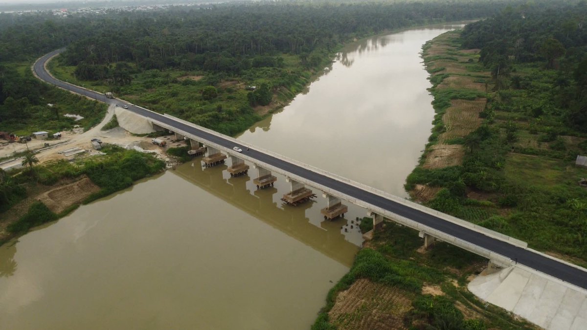 faf96442's tweet photo. POLAKU-SABAGREIA BRIDGE AND ROAD

🌡️Finishing touching being carried out with asphalt work ongoing  

🌡️Kudos to the ASSURED Prosperity Government led by Sen. Douye Diri 

Let's join hands to #BuildBayelsaWithDiri https://t.co/HhhF4SXHDo