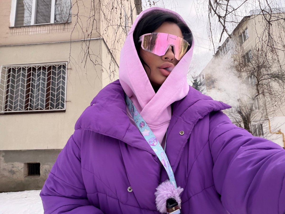 😈MOLLY ALIEN👽 tweet media