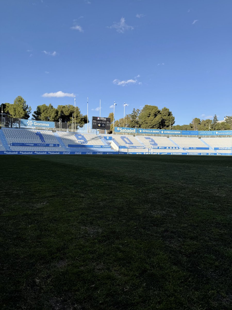 oscar_mg93's tweet photo. Gran entrevista de @JoanMunozz a Lucas Viale, director esportiu del @CESabadell a #LArlequinat de @TVSabadell, repassant mercat d’hivern i la temporada actual ⚽️

Una entrevista que a nivell visual t’endinsa de ple en la conversa 🎥

https://t.co/oHMP5Eupu2 https://t.co/b1tTkijKxI