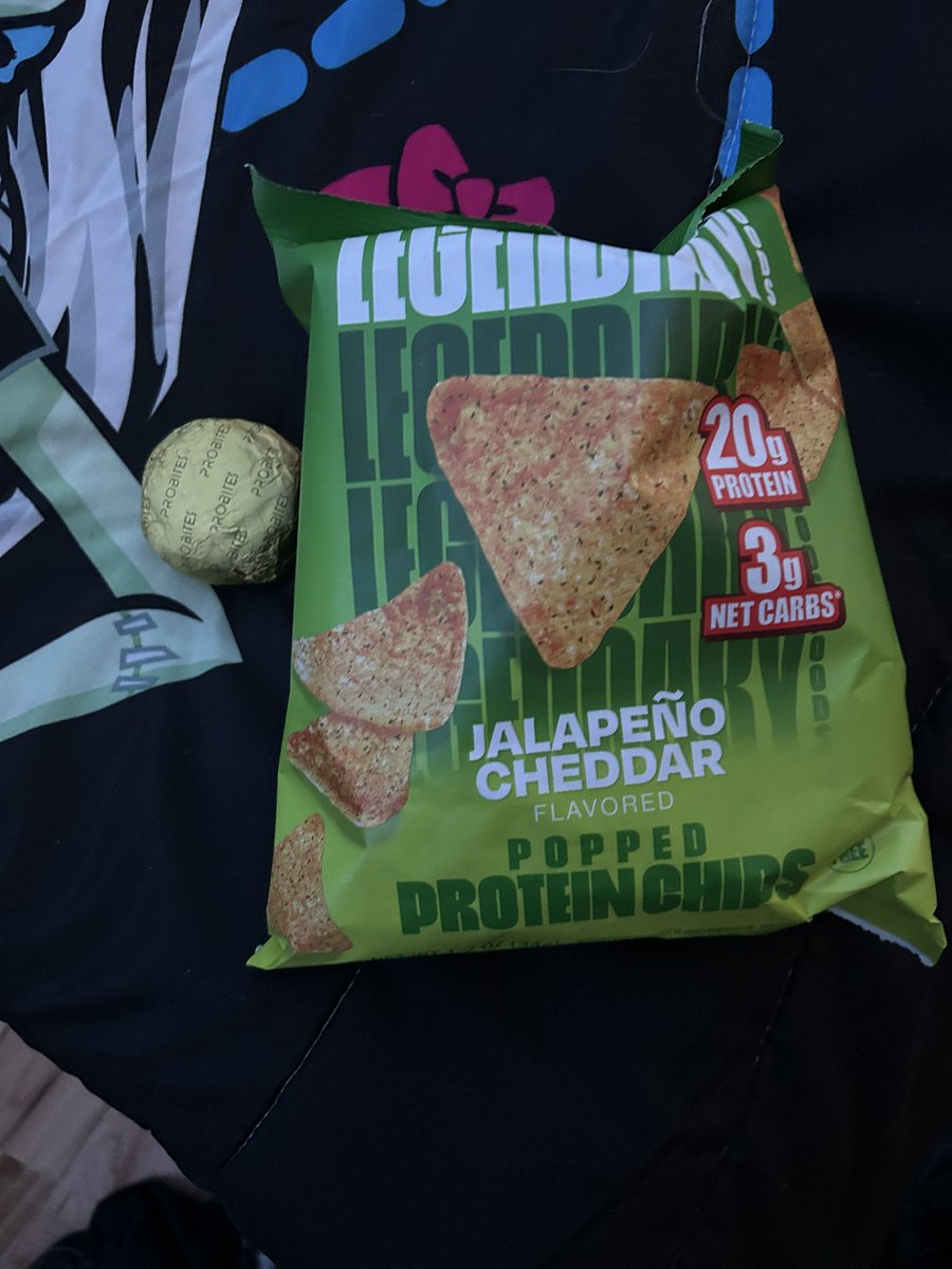 rexicunicorn's tweet image. oomf told me these chips would be gross but i bought them an they are #gross i'll trust u forever now wrennie