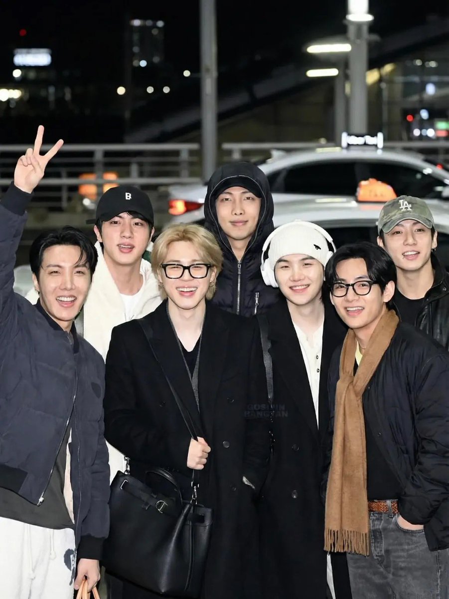 THV (@btstaehyungthv) on Twitter photo 