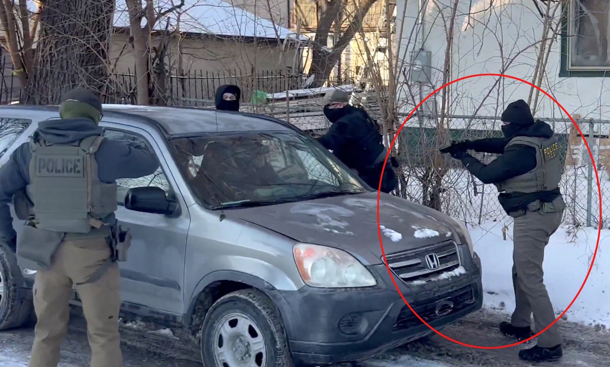 actingliketommy's tweet image. ICE in Minnesota are still using the murder technique. 

This essentially announces you have two choices: 1) let us abuse your civil rights in any way we desire or 2) we will murder you.

These men need to be in jail. They are thugs.