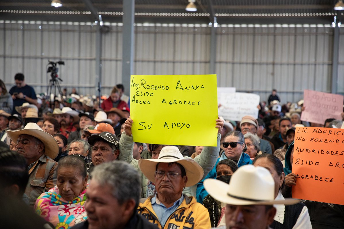 En el municipio de San Juan del Río, acompañamos al gobernador <a href="/makugo/">Mauricio Kuri</a> en el inicio de la entrega de 4,300 toneladas de maíz, que serán distribuidas a 17,200 campesinos temporaleros del estado afectados por la sequía del ciclo productivo pasado.