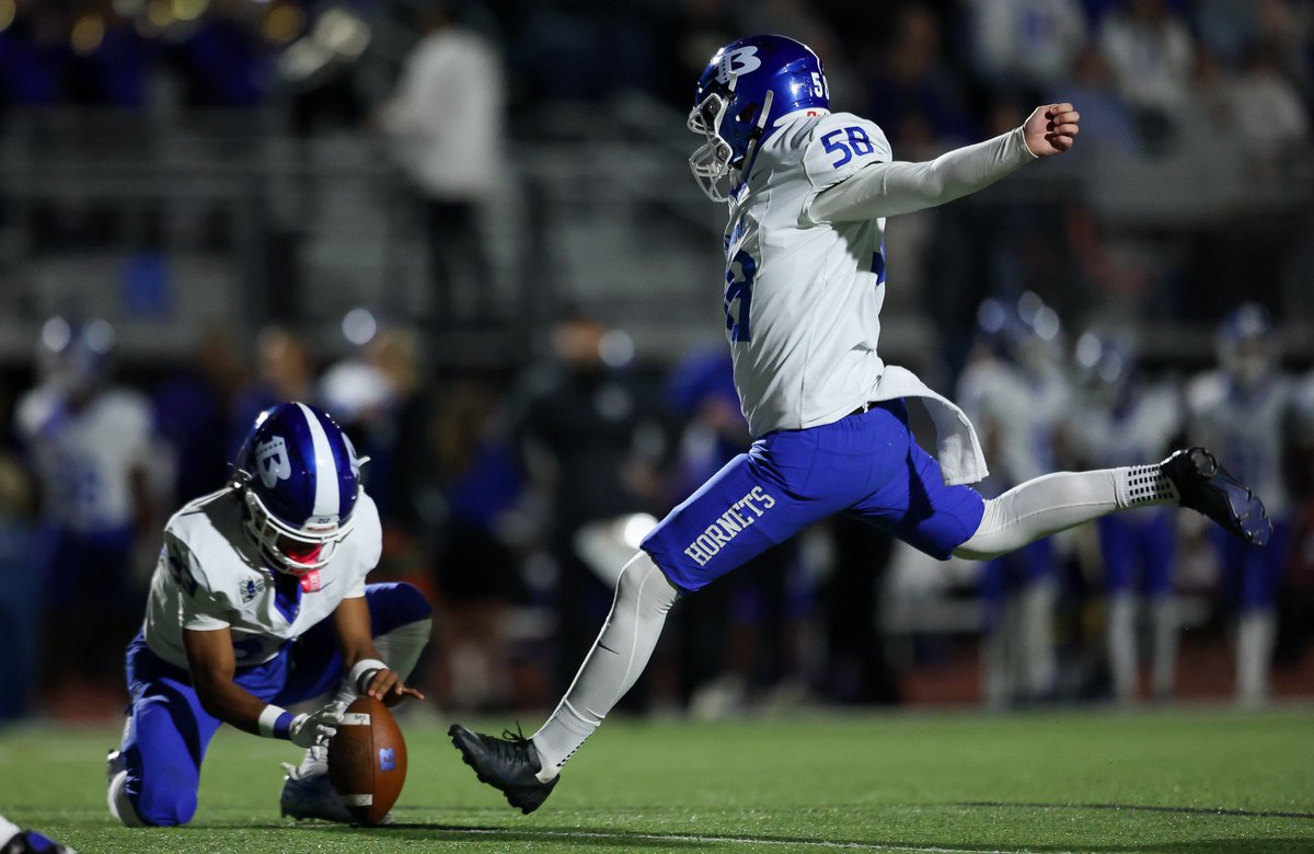 Coaches let me know about upcoming junior days!! Still looking for an opportunity and a place to call home! 

Class of 27 Early grad combo specialist 
2nd team all conference 
3.4 gpa