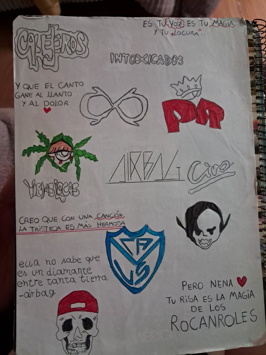 almaapmz_'s tweet image. miren el cuaderno que hice a los 12 (el infinito lo dibujé recién porque había mucho espacio)