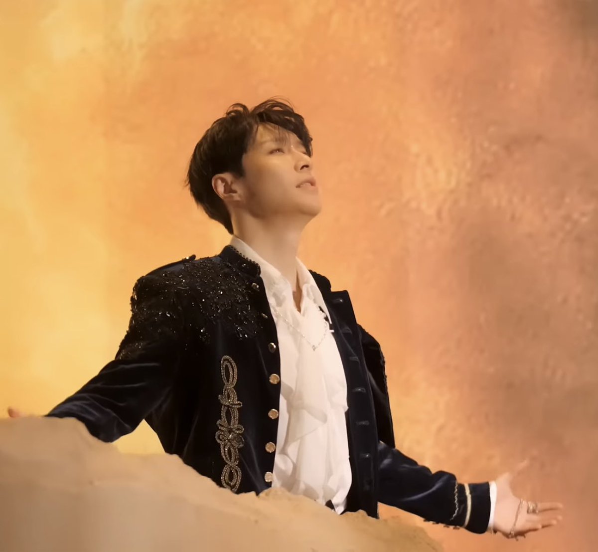 ranxback's tweet photo. THE REAL PRINCE OF CHINA https://t.co/q92SM13IMZ
