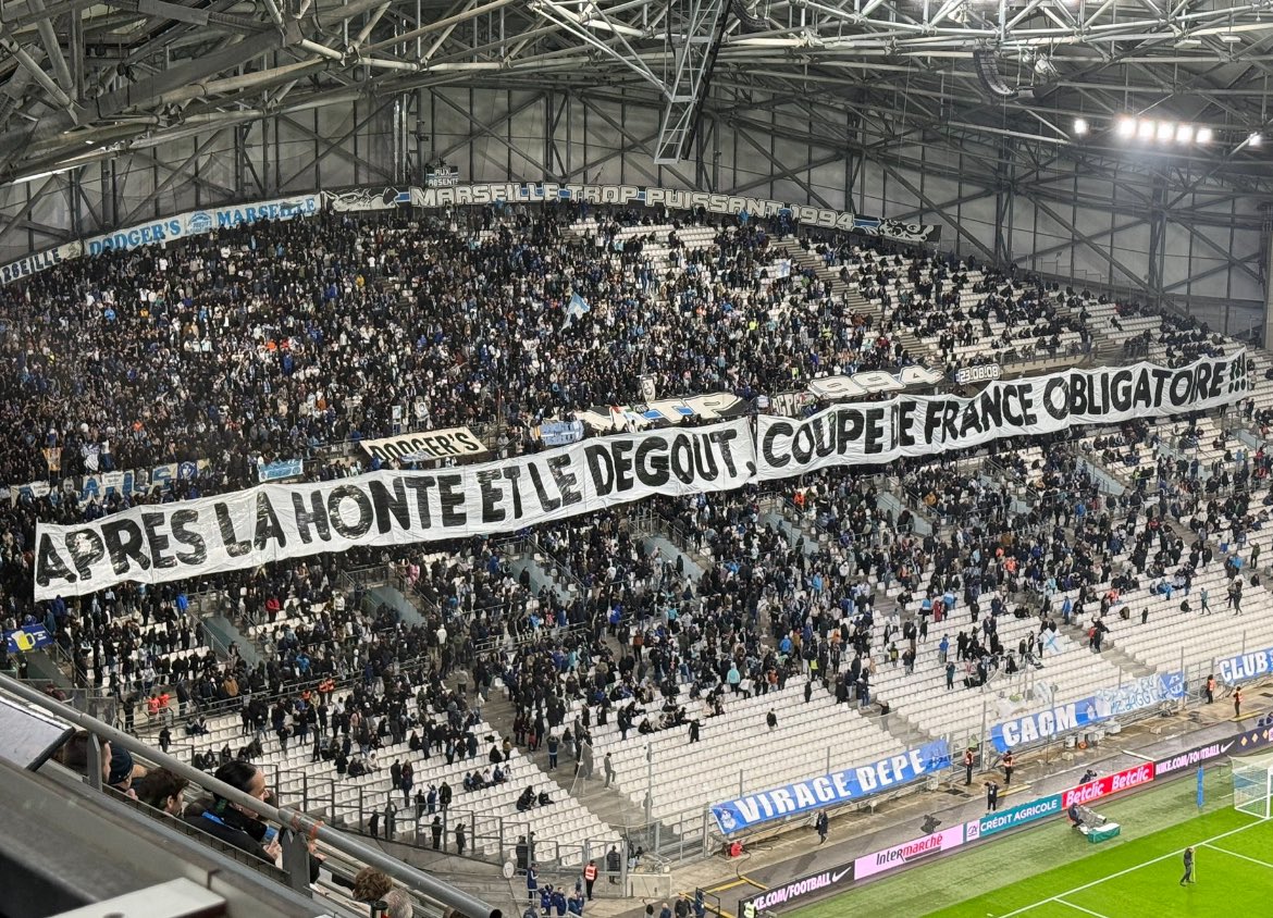 champ1om's tweet photo. « APRÈS LA HONTE ET LE DÉGOUT, COUPE DE FRANCE OBLIGATOIRE !!! » (@Dorian_Bonzom) https://t.co/06BBWaBdk5