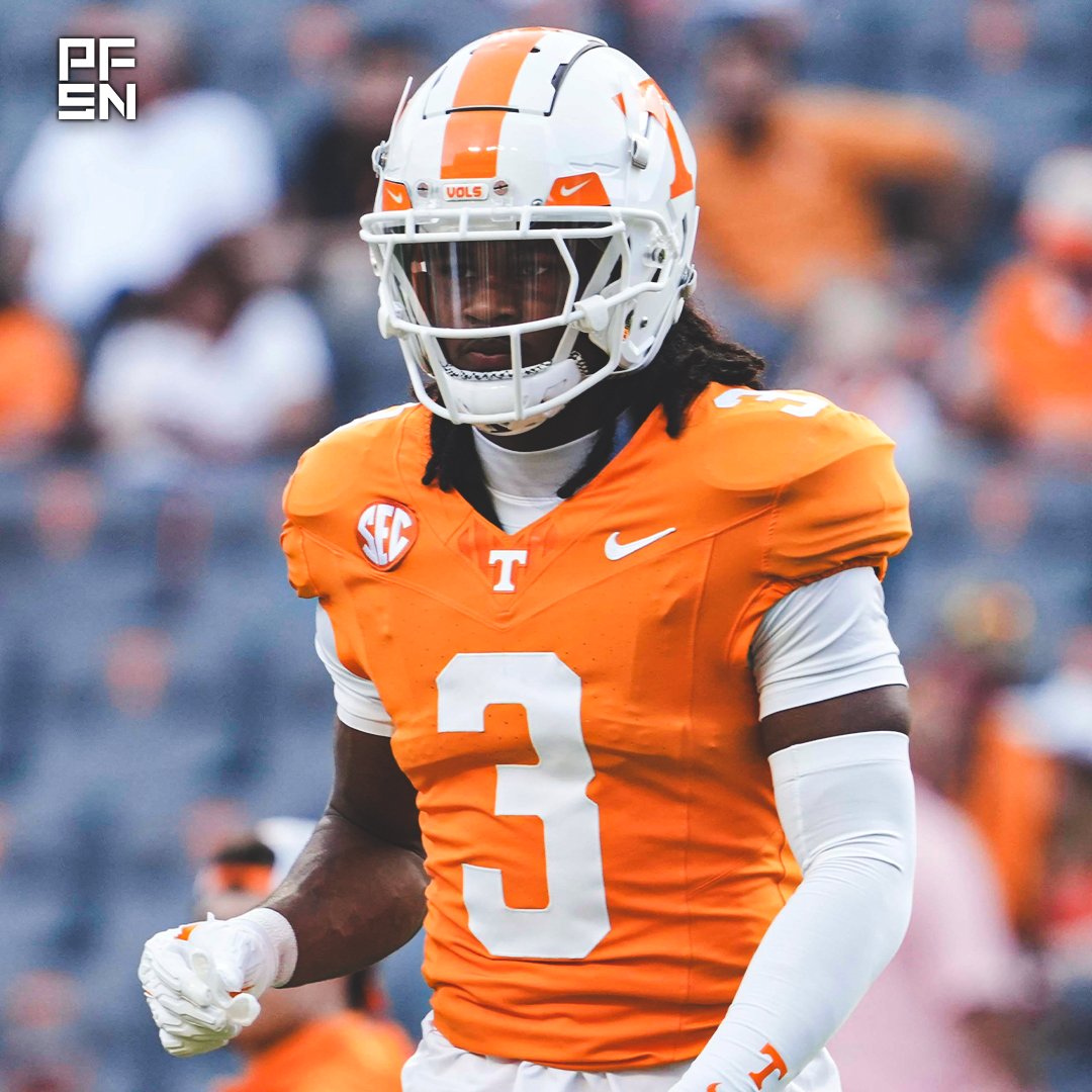 PFSNcollege's tweet image. Tennessee's Jermod McCoy missed the entire 2025 season with a torn ACL, but he was among the best CBs in the country in 2024:

🔒 53.6 passer rating allowed
🔒 19.4% forced incompletion rate
🔒 4 INTs
🔒 9 pass breakups
🔒 44 total tackles

@Vol_Football | @Jermodmccoy