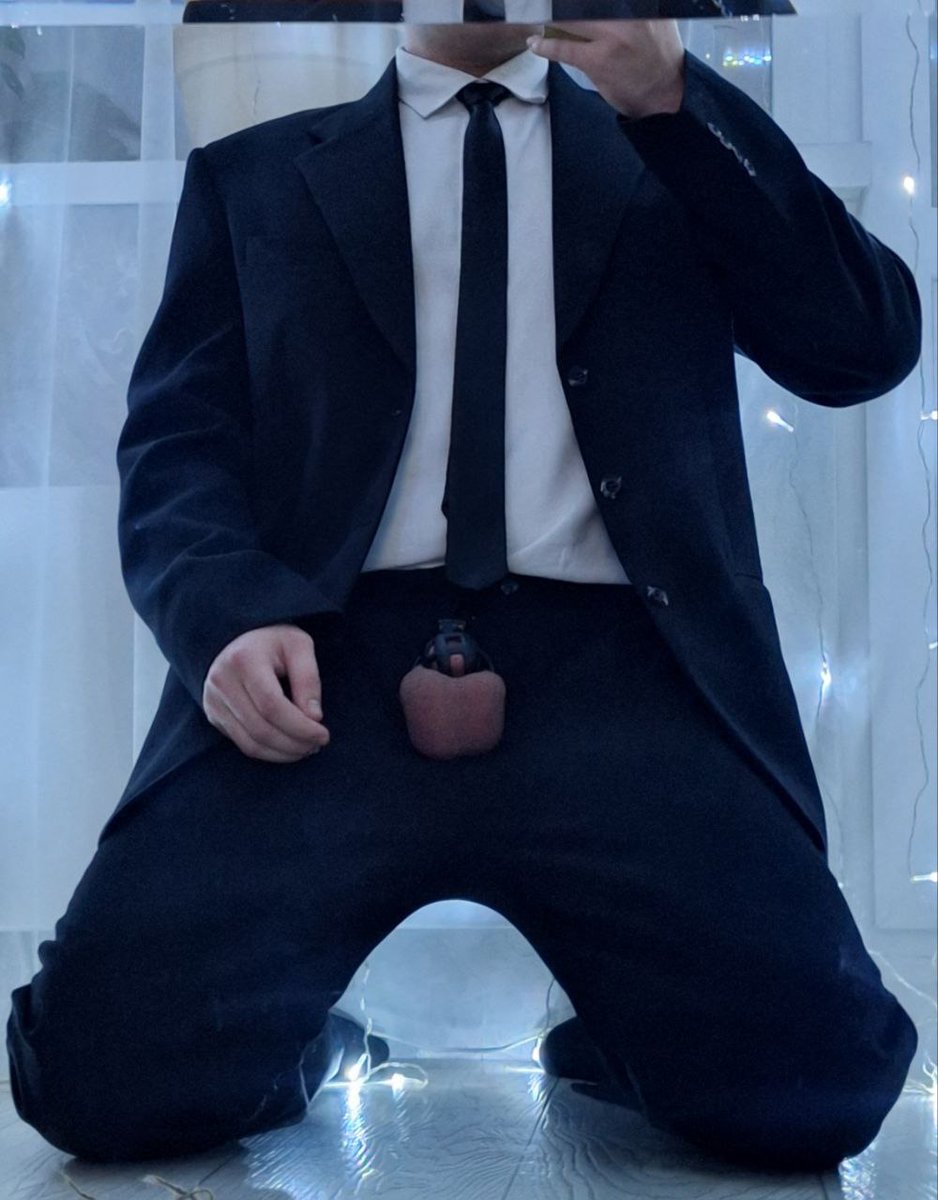 kkktmbm's tweet photo. Here's your coffee, boss, should I suck your dick while you drink it? ☕️

#cagecheck #chastity #teamlocked #smalldick #smallcock #cagecheck #chastityteam #selflocked #gaychastity https://t.co/vocIuxLswl