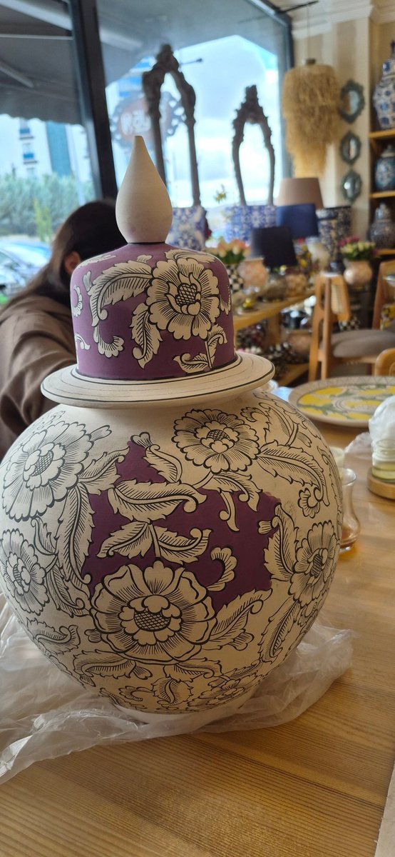 Hobisi olmayan insandan çekinirim. 
Zira onların hobisi, insanlarla uğraşmak olur genelde😏.
Kendimce hobilerim var, çünkü kimsenin hayatıyla uğraşacak vaktim yok😉. 
El emeği, göz nuru ve kafa rahatlığı...