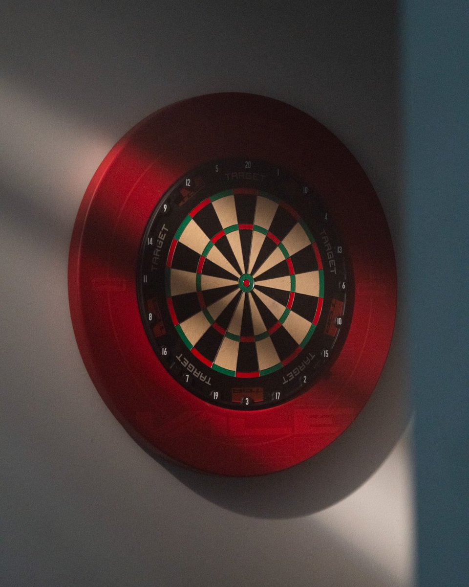 TargetDarts's tweet image. The board of Champions - Target Tor 🎯

🔴 10 perfect rotations
🔴 Symmetrical patterns to keep it consistent
🔴 Practiced on by the best players in the World

Upgrade to the best today.

#TeamTarget