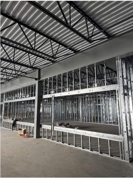 KeystoneConst's tweet photo. Interior framing when it's cold outside at CarShield, CarShield Sportsplex in City of Chesterfield. https://t.co/u0vxsuZlNR