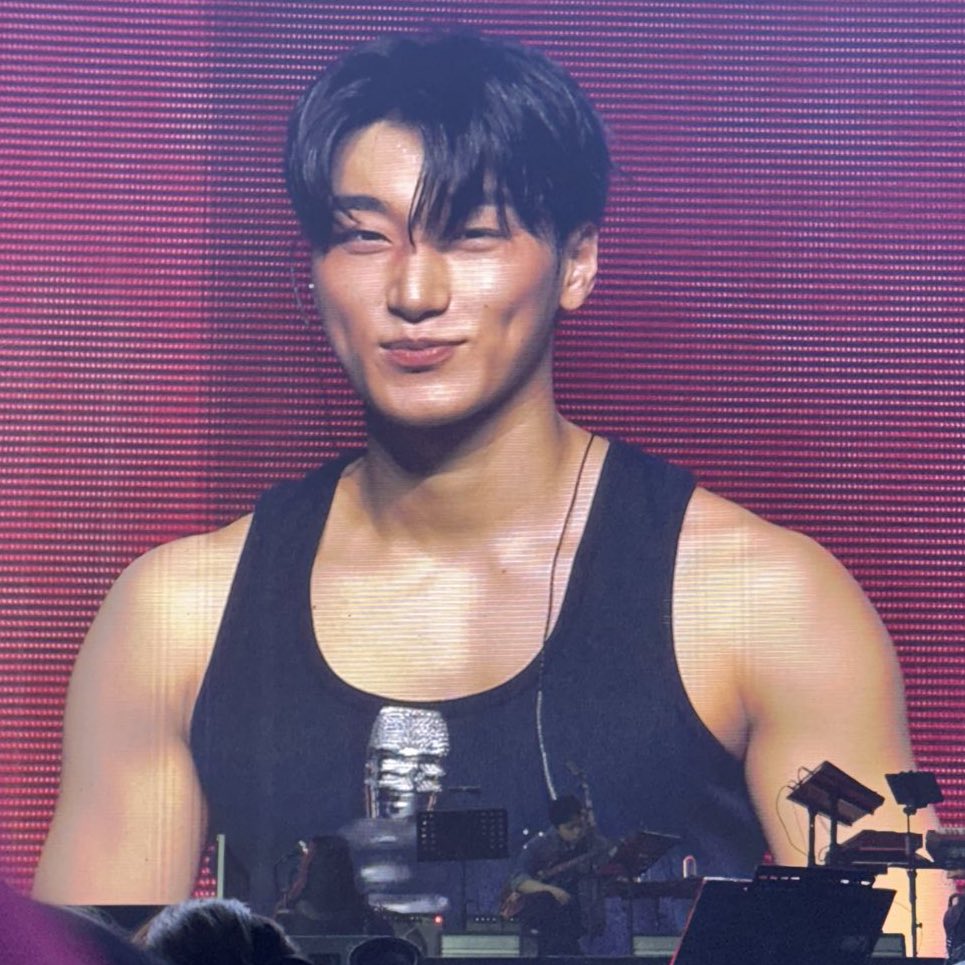 heartinsani's tweet image. EEEK MY SANSHINE