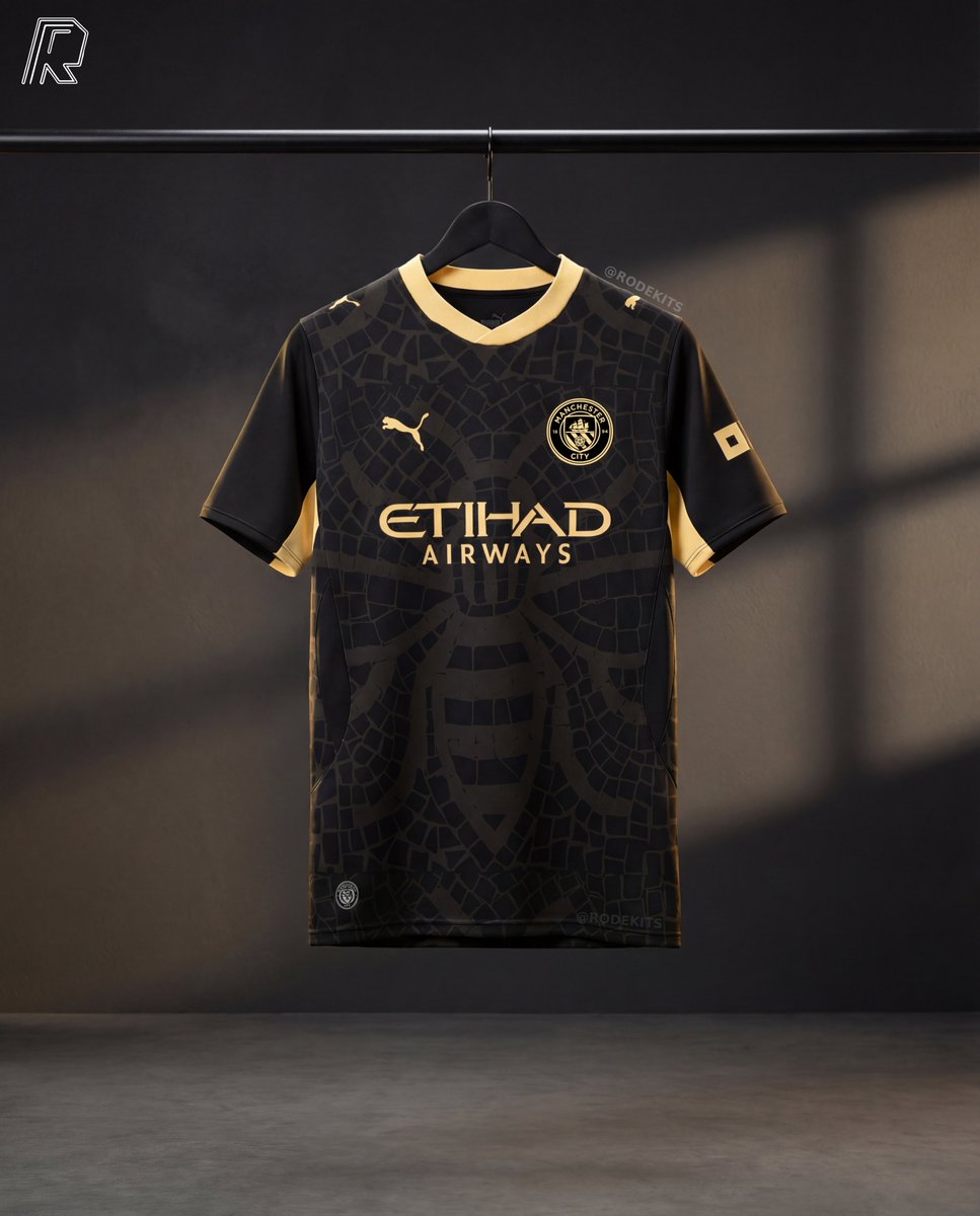 Rode1Kits's tweet image. 🚨[𝗟𝗘𝗔𝗞] Manchester City 2026/27 Away Kit — Early Prediction

🐝Black base with pale yellow accents, including a bee-mosaic pattern inspired by worker bee: a historic symbol of Manchester representing the city's hard-working, industrial character.

Source @Footy_Headlines 🤝…