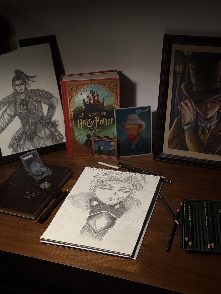 iAlyah0's tweet image. عودة العلاقات مع المكتب والرسم  بعد انعدام شغف 🫰🏻