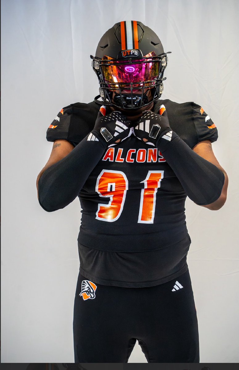 Open to all opportunities.. ready to hit the ground running #transferportal 
6’2
280 
RS JR