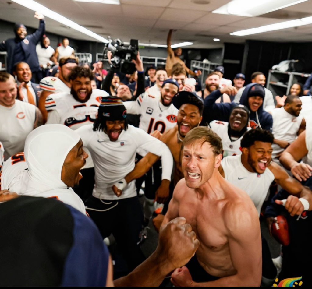 downbadbears's tweet photo. Miss my team so much that I’m reminiscing this past season like it happened years ago https://t.co/ehpYvDlly6