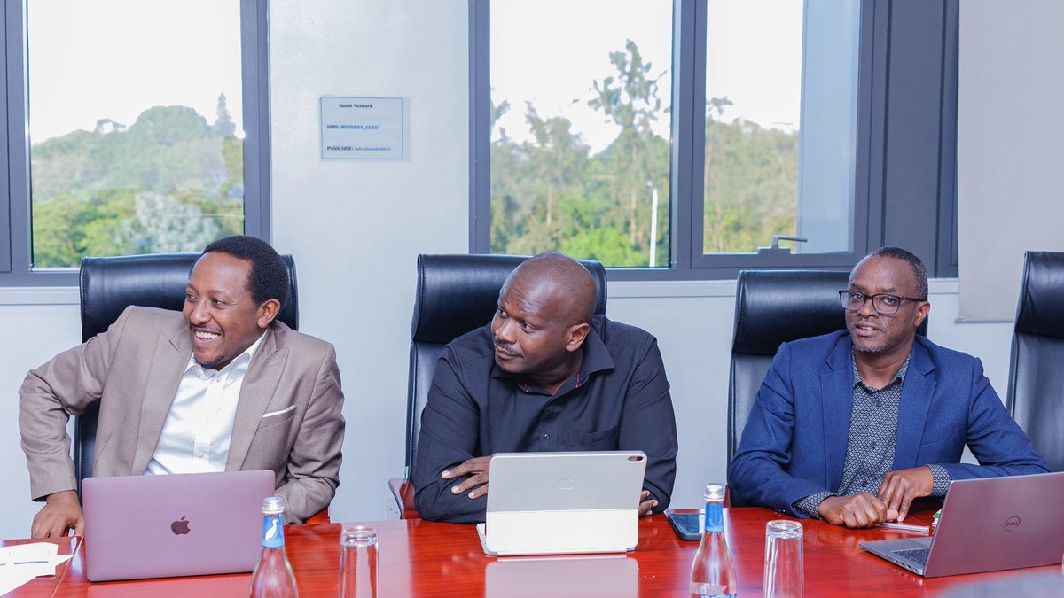 Today, Minister <a href="/Dr_JimmyGasore/">Dr.Jimmy Gasore</a> received <a href="/UNDP_Rwanda/">UNDP Rwanda</a> Resident Representative to Rwanda, Dr. Fatmata Lovetta Sesay, for a courtesy call. Discussions focused on advancing clean cooking initiatives, with particular emphasis on biogas as a sustainable energy solution.