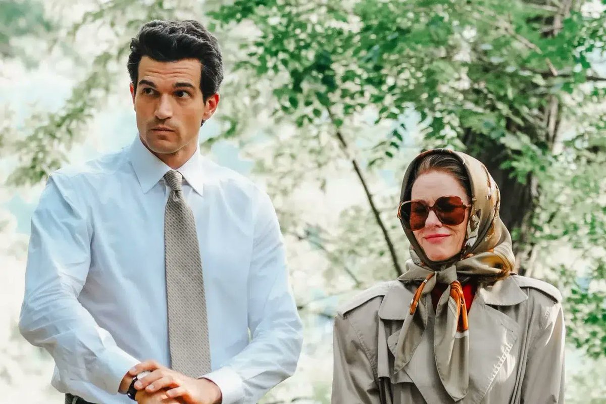 pensarcontemporaneo.com - A s&eacute;rie que exp&otilde;e os bastidores mais sufocantes do casal mais fotografado e vigiado dos anos 90