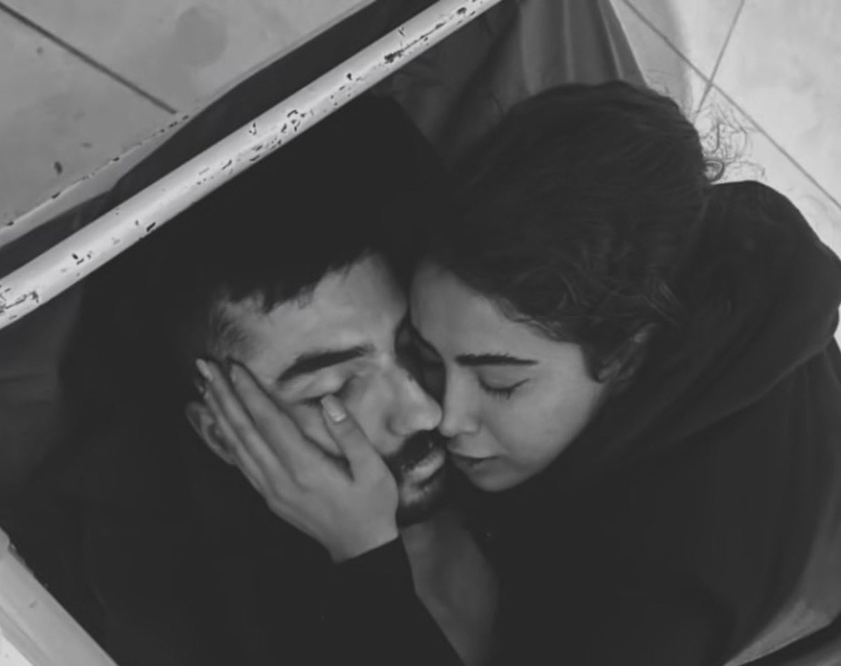 callme3epi's tweet image. من با هر بار دیدن این عکس میمیرم .