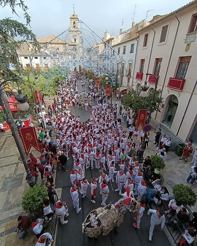 🔻🔻 En un suspiro estaremos allí...🔻🔻
#CaballosdelVino2026
#CaballosdelVinoUNESCO
#2deMayo
#patrimonioinmaterialdelahumanidad
#CaravacadelaCruz
#FiestasdeCaravaca
#Minipua