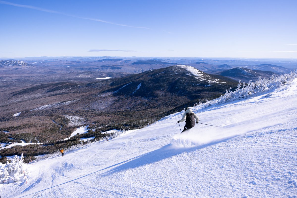 SugarloafMaine's tweet image. Blue skies, long shadows, perfect conditions. You can't beat Nitro Ext. on mornings like this one 😍