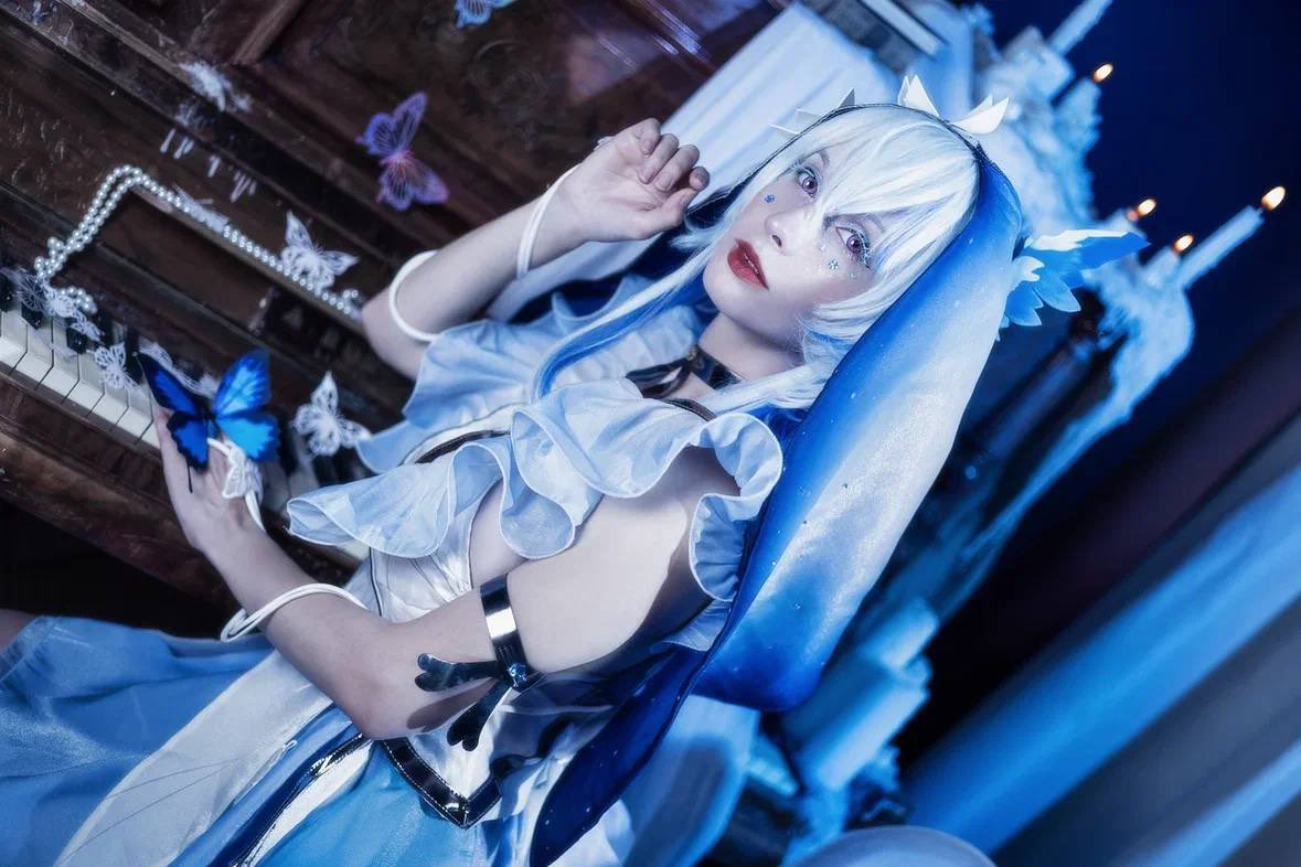 Shorekeeper cosplay 🦋 

game: <a href="/Wuthering_Waves/">Wuthering Waves</a> 
cosplayer: Petite Lola 

#shorekeeper #WutheringWaves #wuwa #cosplay #cosplayer #kurogames