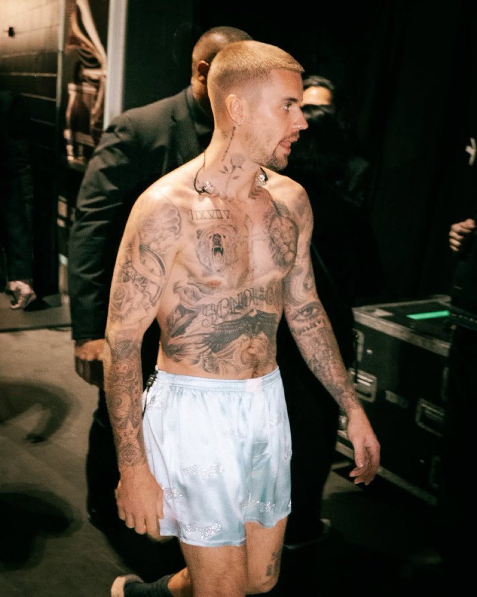 Justin Bieber In his Skylrk Boxers