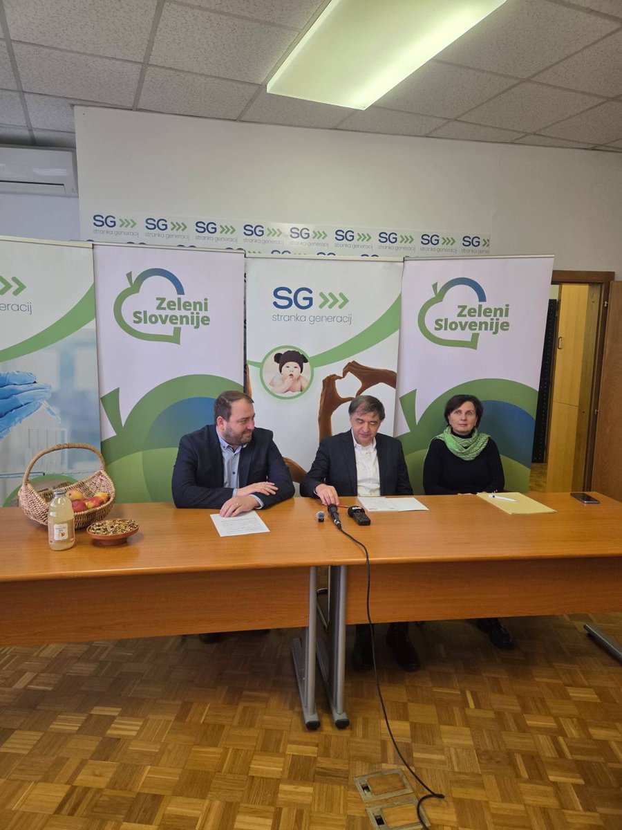 Gremo na volitve ☘️🇸🇮

Zeleni Slovenije in Stranka generacij sta se povezali za skupni nastop na volitvah. Stranki imata skupaj 120 odborov.
Zaenkrat nismo izbranci globoke države ali tistih, ki kreirajo politično podobo Slovenije, ampak smo borci in se želimo dokazati 👍😎