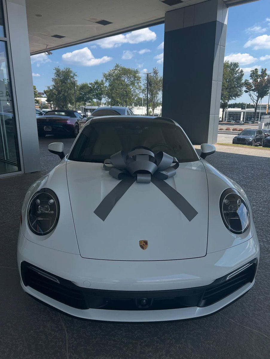 PattRiley🍊 tweet media