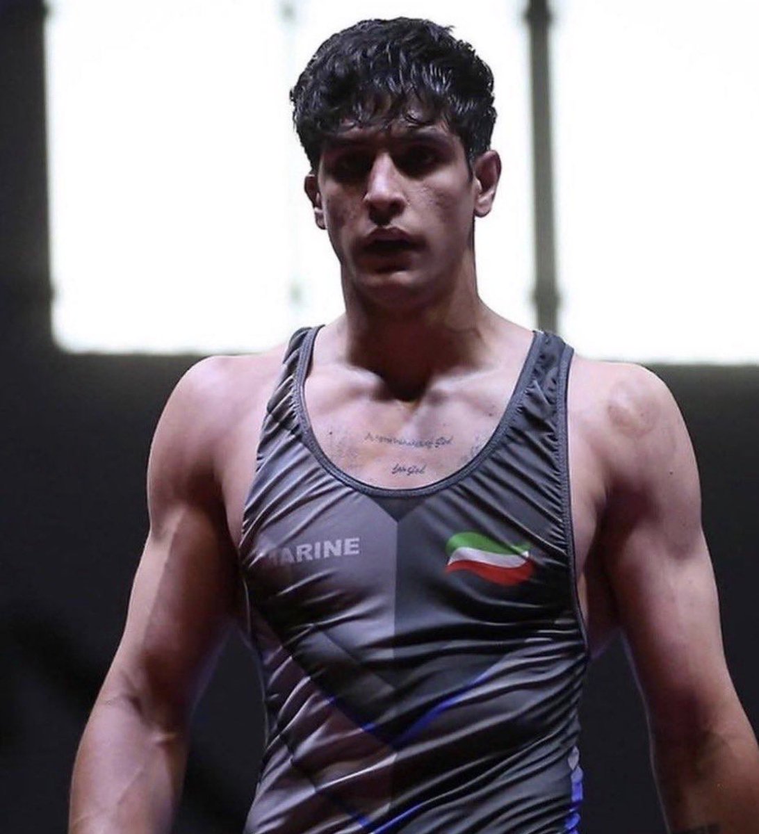 فوری🚨 #صالح_محمدی، ۱۹ ساله، کشتی‌گیر آزاد تیم ملی و دارنده مدال بین‌المللی، در ۲۵ دی بازداشت و با اتهام محاربه به اعدام محکوم شده است. نگرانی جامعه ورزشی و فعالان حقوق بشر درباره جان او جدی است.
#IranMassacre 
 #StopExecutionsInIran