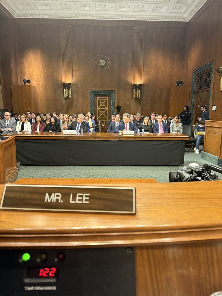 Mike Lee tweet media