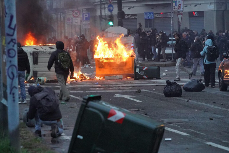 bonustracks tweet media