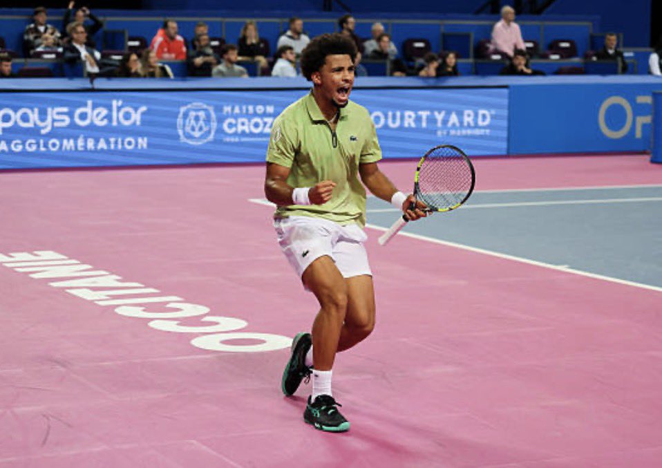 filsupdates's tweet image. What it means💛
📸: getty