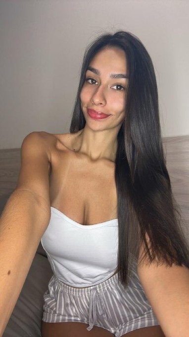 Olivia Wolf (@xoliviawolf) on Twitter photo 