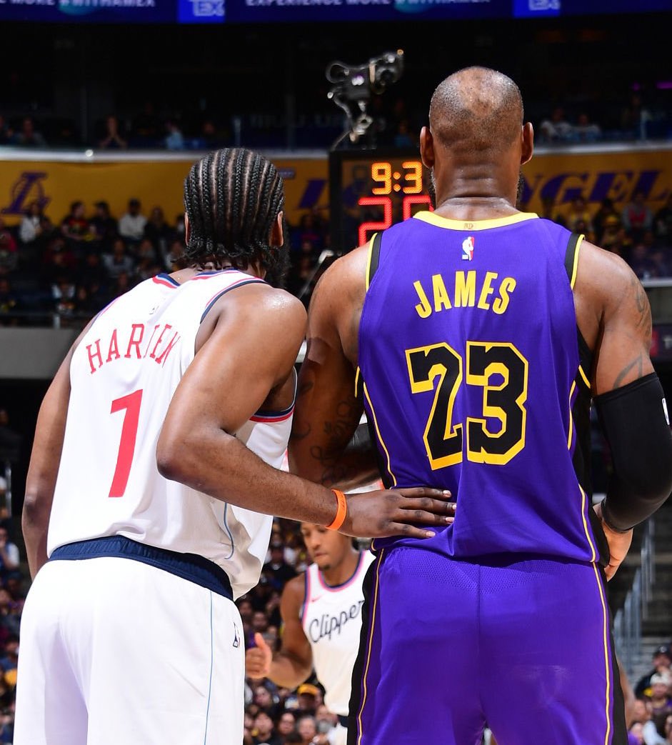 TheDunkCentral's tweet image. There’s a pathway for the Cavs to acquire James Harden, Giannis Antetokounmpo, AND LeBron James, per @tomhaberstroh 

Step 1) Trade Darius Garland for James Harden.

Step 2) Trade Evan Mobley and picks for Giannis Antetokounmpo.

Step 3) Sign LeBron James as a free agent.