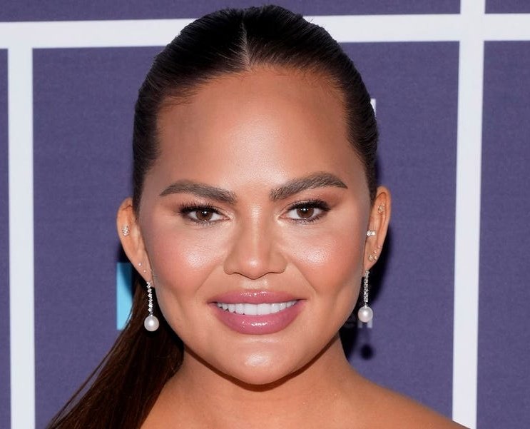 Here's one 👇 
Chrissy Tiegen