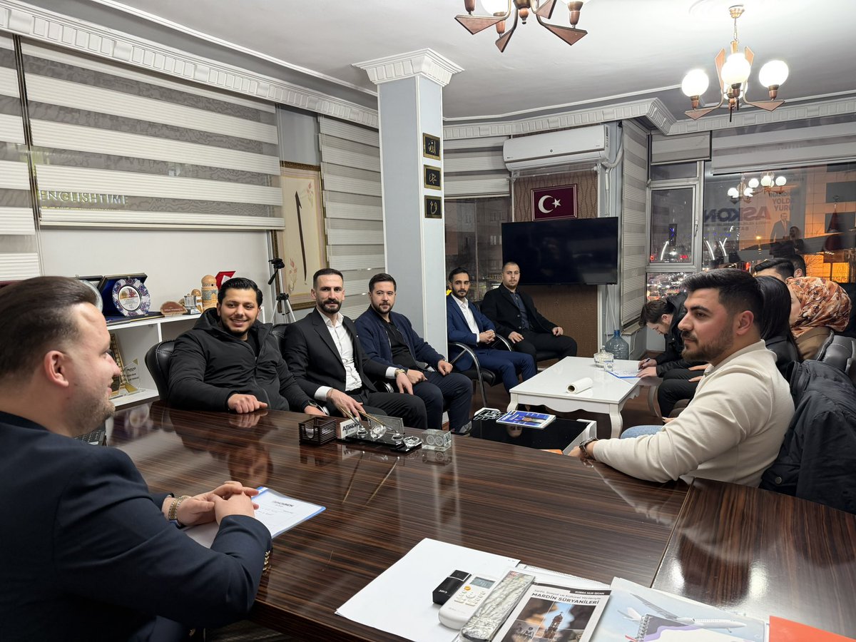 Genç ASKON Batman, haftalık olağan toplantısını Şube Başkanımız Veysi ÖZTÜRK ve yönetim kurulu üyelerimizin katılımıyla gerçekleştirdi. Toplantıda yürütülen çalışmalar değerlendirilirken, önümüzdeki döneme ilişkin planlanan faaliyetler ve projeler istişare edildi.

Genç ASKON’un
